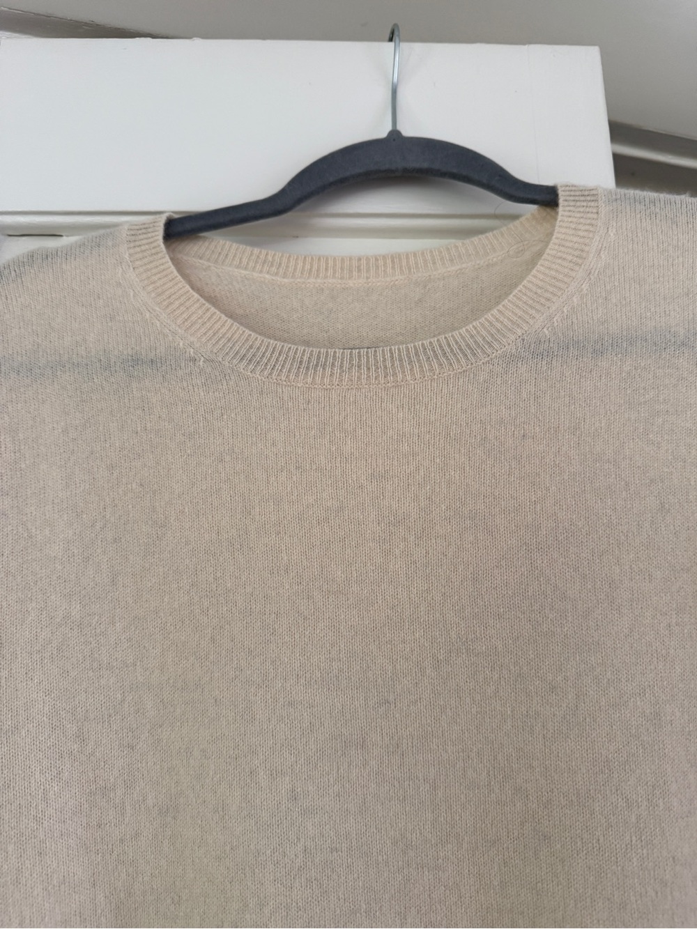 Bloomingdales women’s Aqua brand 100% cashmere high-low pullover in pale beige